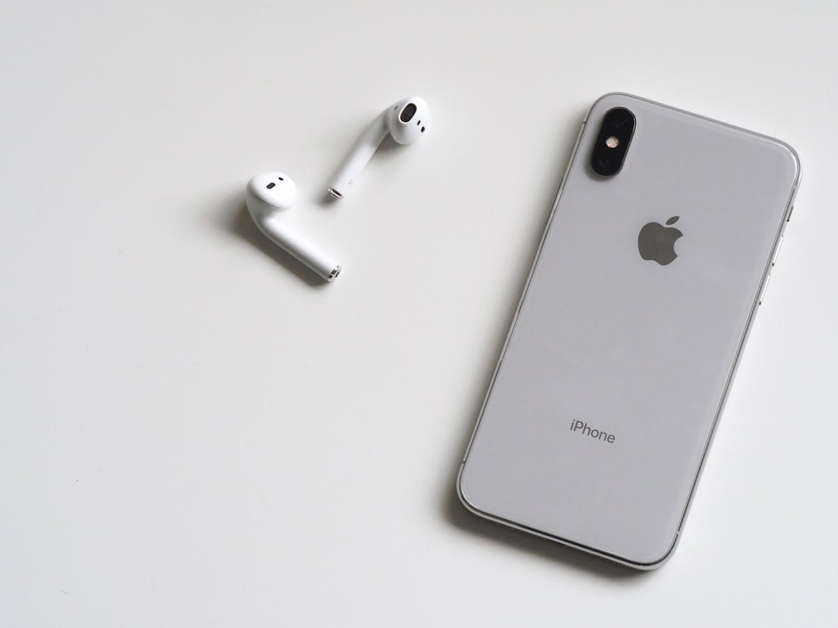 Produits électroniques, accessoires et demandes tech.